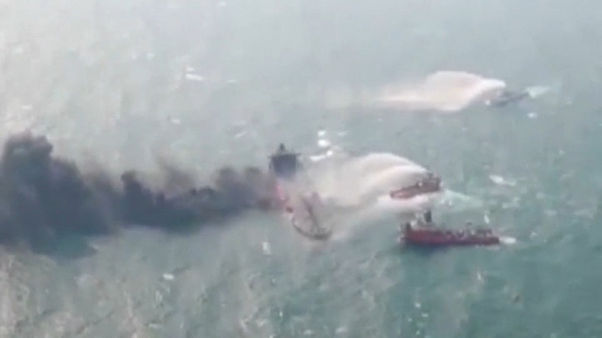 Se hunde el petrolero iraní en llamas desde su colisión con un carguero chino