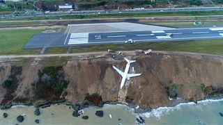 بالفيديو: طائرة تركية تنجو من حادث مروع 