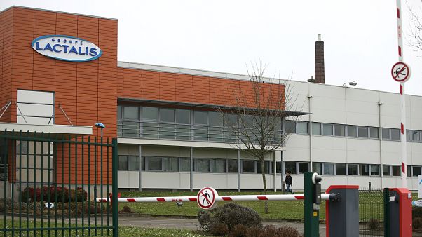 Fransa'da üretilen bakterili bebek maması skandalı 83 ülkeyi ilgilendiriyor Fransa'da üretilen bakterili bebek maması skandalı 83 ülkeyi ilgilendiriyor