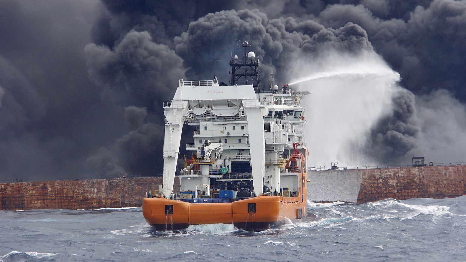 O Irão diz que não há sobreviventes do incêndio no petroleiro Sanchi 