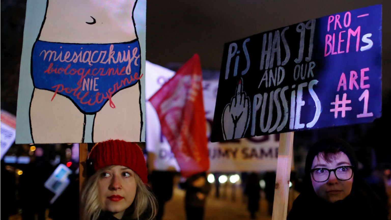 Az abortusztörvény szigorítása ellen tiltakoztak Lengyelországban