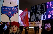 Az abortusztörvény szigorítása ellen tiltakoztak Lengyelországban