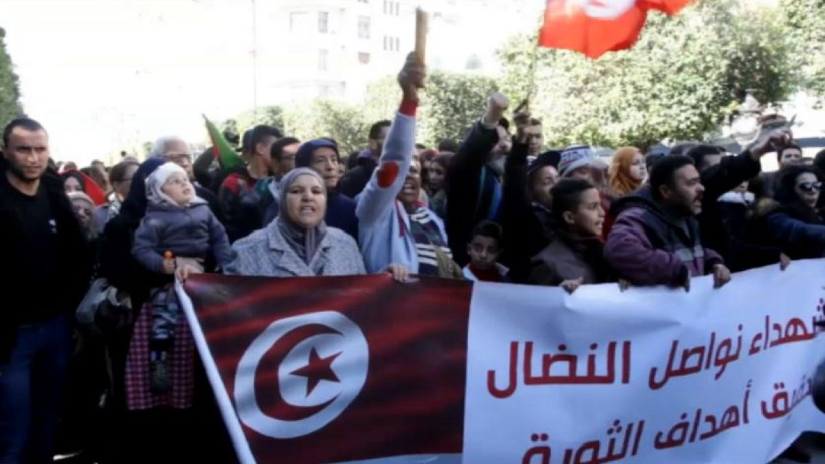 Tunisia: Anniversario della rivoluzione tra le proteste di piazza