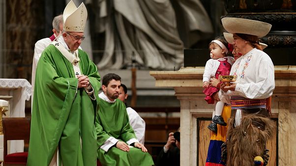 Papa Francis: Şüphelere rağmen mültecilere kucak açın Papa Francis: Şüphelere rağmen mültecilere kucak açın