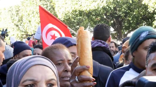 Túnez marca el séptimo aniversario de su revolución con protestas Túnez marca el séptimo aniversario de su revolución con protestas
