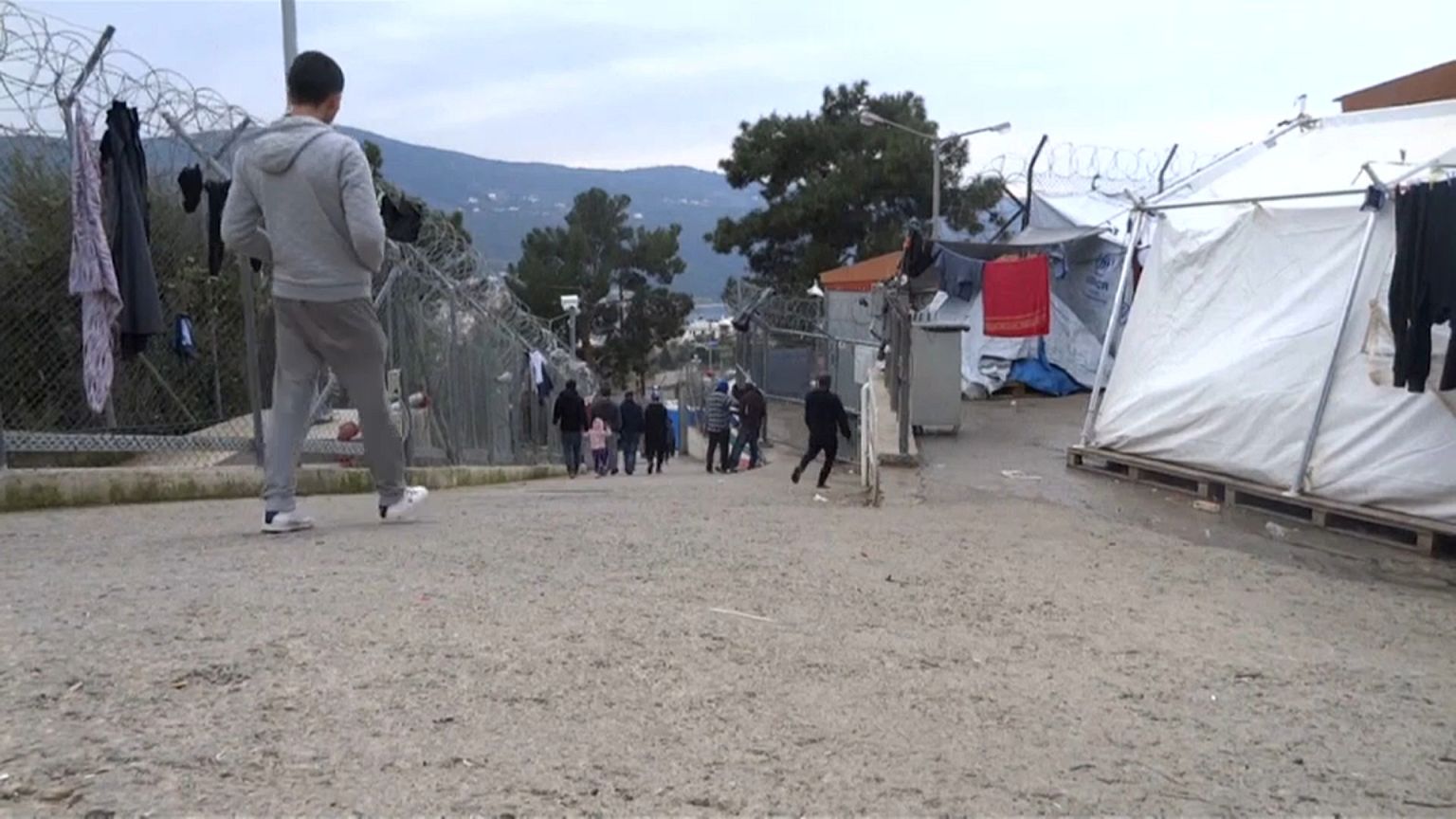 Habitantes de Samos têm sentimentos mistos pelos refugiados 