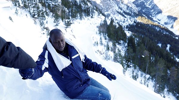 Flüchtlinge in Europa: Ohne Handschuhe über die Alpen Flüchtlinge in Europa: Ohne Handschuhe über die Alpen