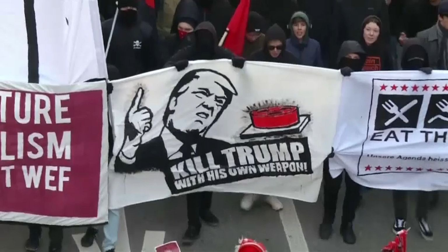 Petizione per bandire Trump da Davos