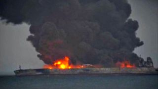 Çin Denizi'nde petrol tankeri battı
