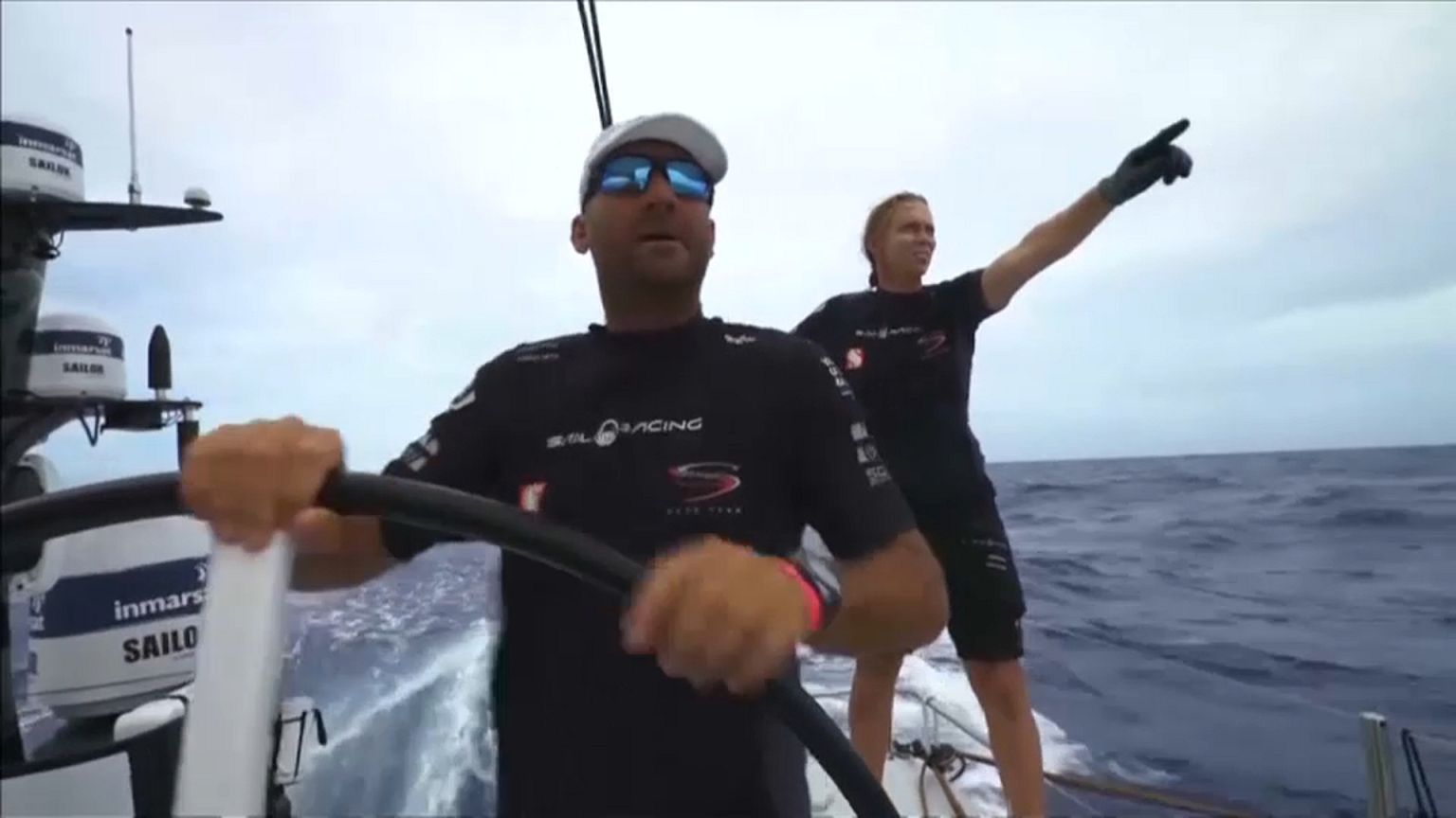 Jovem cai ao mar na Volvo Ocean Race