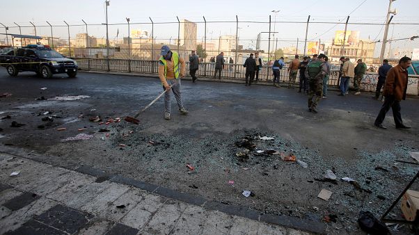 مقتل 38 وجرح 100 في تفجيرين انتحارييْن وسط بغداد مقتل 38 وجرح 100 في تفجيرين انتحارييْن وسط بغداد