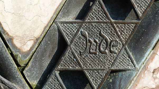 Judenstern für 60 Euro zu kaufen: Internet-Portal entschuldigt sich Judenstern für 60 Euro zu kaufen: Internet-Portal entschuldigt sich