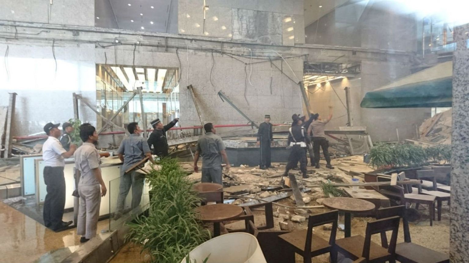Ινδονησία: Κατέρρευσε όροφος του χρηματιστηρίου