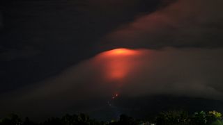 Milhares de deslocados por causa da erupção iminente do Mayon 
