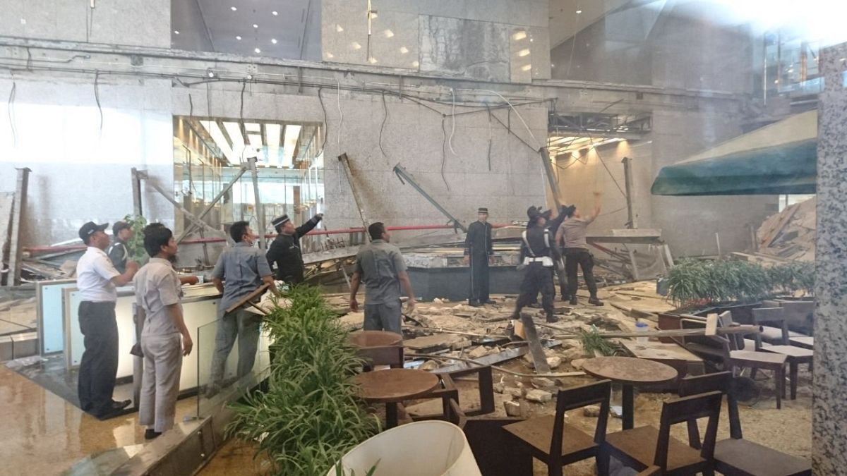 Ινδονησία:  Κατέρρευσε όροφος στο κτίριο του Χρηματιστηρίου