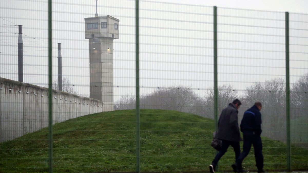 Colère des surveillants dans les prisons françaises