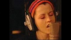 Meghalt Dolores O'Riordan