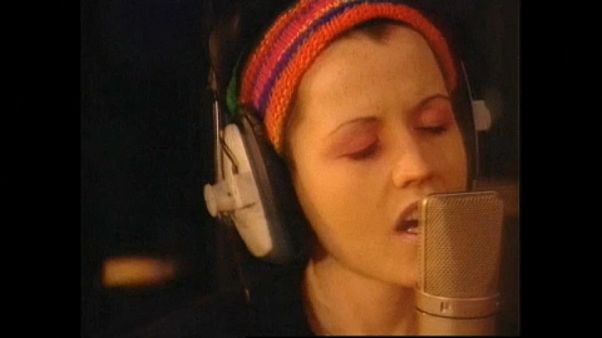Meghalt Dolores O'Riordan Meghalt Dolores O'Riordan