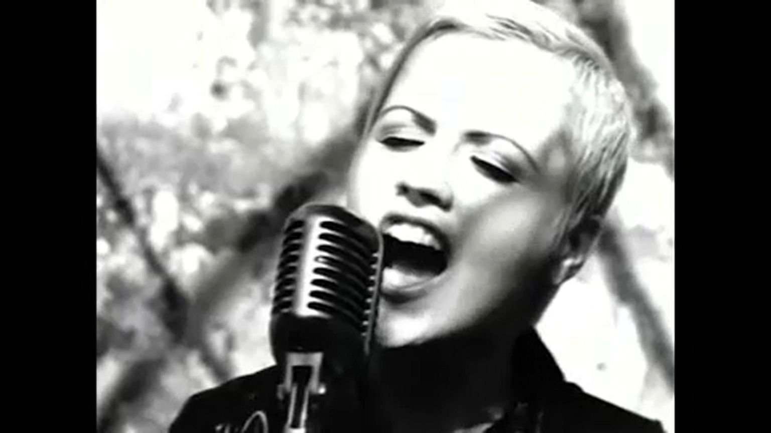 Morreu Dolores O'Riordan, a vocalista dos "The Cranberries"