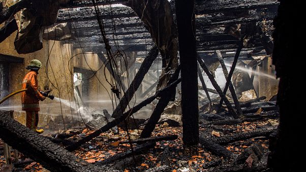 In fiamme il museo della navigazione di Giacarta In fiamme il museo della navigazione di Giacarta