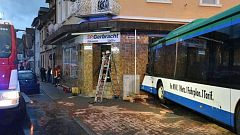 Δεκάδες τραυματίες σε ατύχημα με σχολικό λεωφορείο