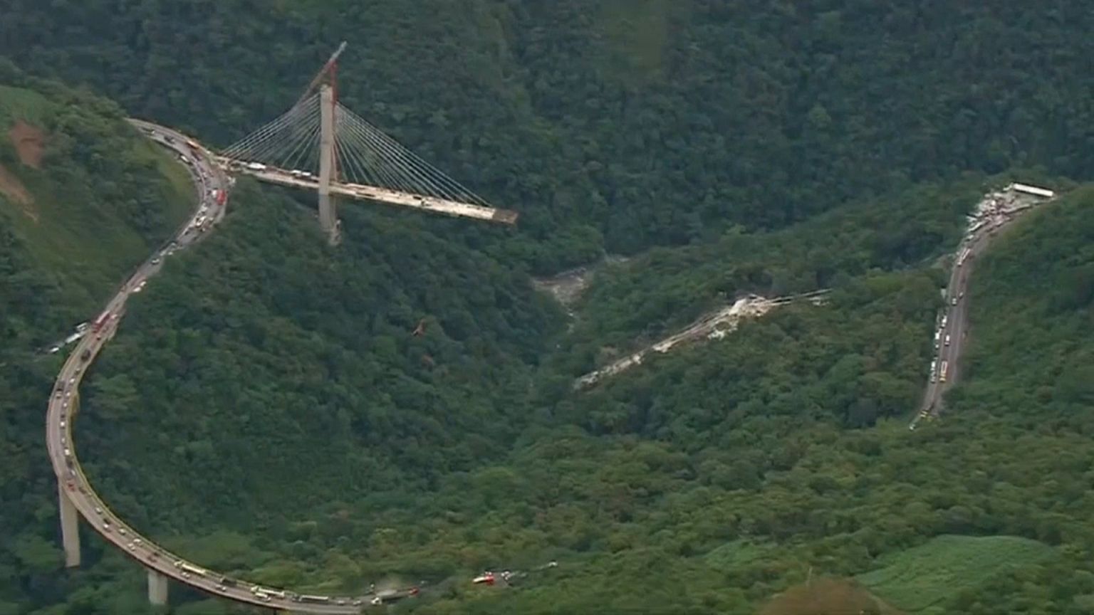 Dez mortos em queda de ponte a sul de Bogotá
