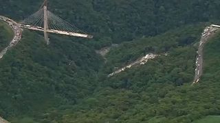 Kolumbia: összeomlott egy épülő híd
