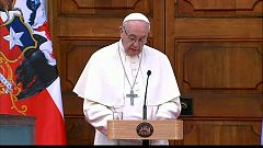 Il papa Francesco durante il suo discorso a Santiago del Cile