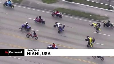 "Rodas para cima, armas para baixo" nas ruas de Miami