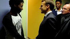 Macron pide "firmeza" y "humanidad" con la inmigración