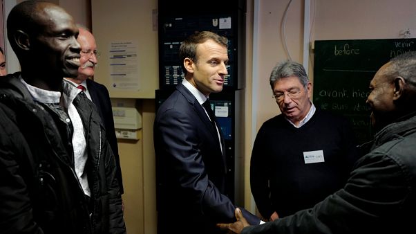 Migranti: Macron "mai più una giungla a Calais" Migranti: Macron "mai più una giungla a Calais"