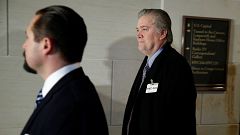Мюллер вызвал Бэннона  для показаний по "Раша-гейту"