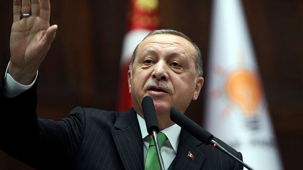 Erdogan repreende nato e prepara ataque na Siria Erdogan repreende nato e prepara ataque na Siria