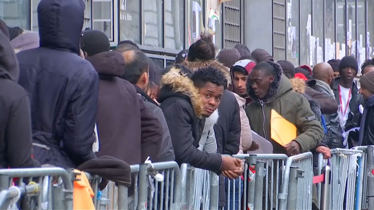 Берлин объявил о "преодолении" миграционного кризиса