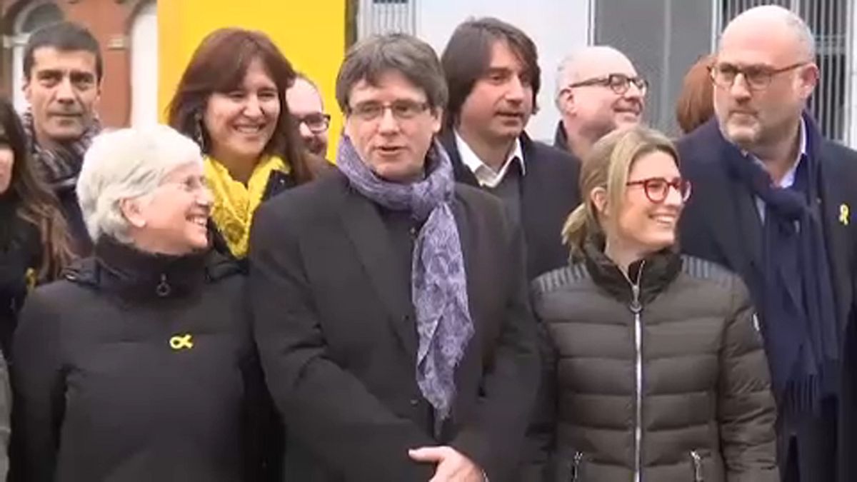 JuntsxCat y ERC acuerdan apoyar la candidatura de Puigdemont como president