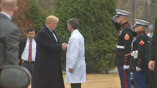 108 Kilo bei 190 cm - Laut Arztbericht ist Trump (71) fit für die nächsten Jahre 108 Kilo bei 190 cm - Laut Arztbericht ist Trump (71) fit für die nächsten Jahre