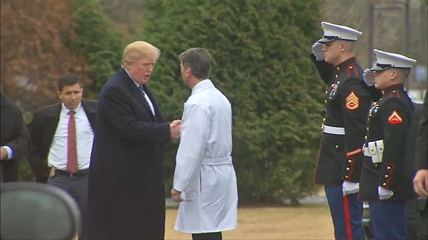 Donald Trump è sano di mente, lo dice il suo medico Donald Trump è sano di mente, lo dice il suo medico
