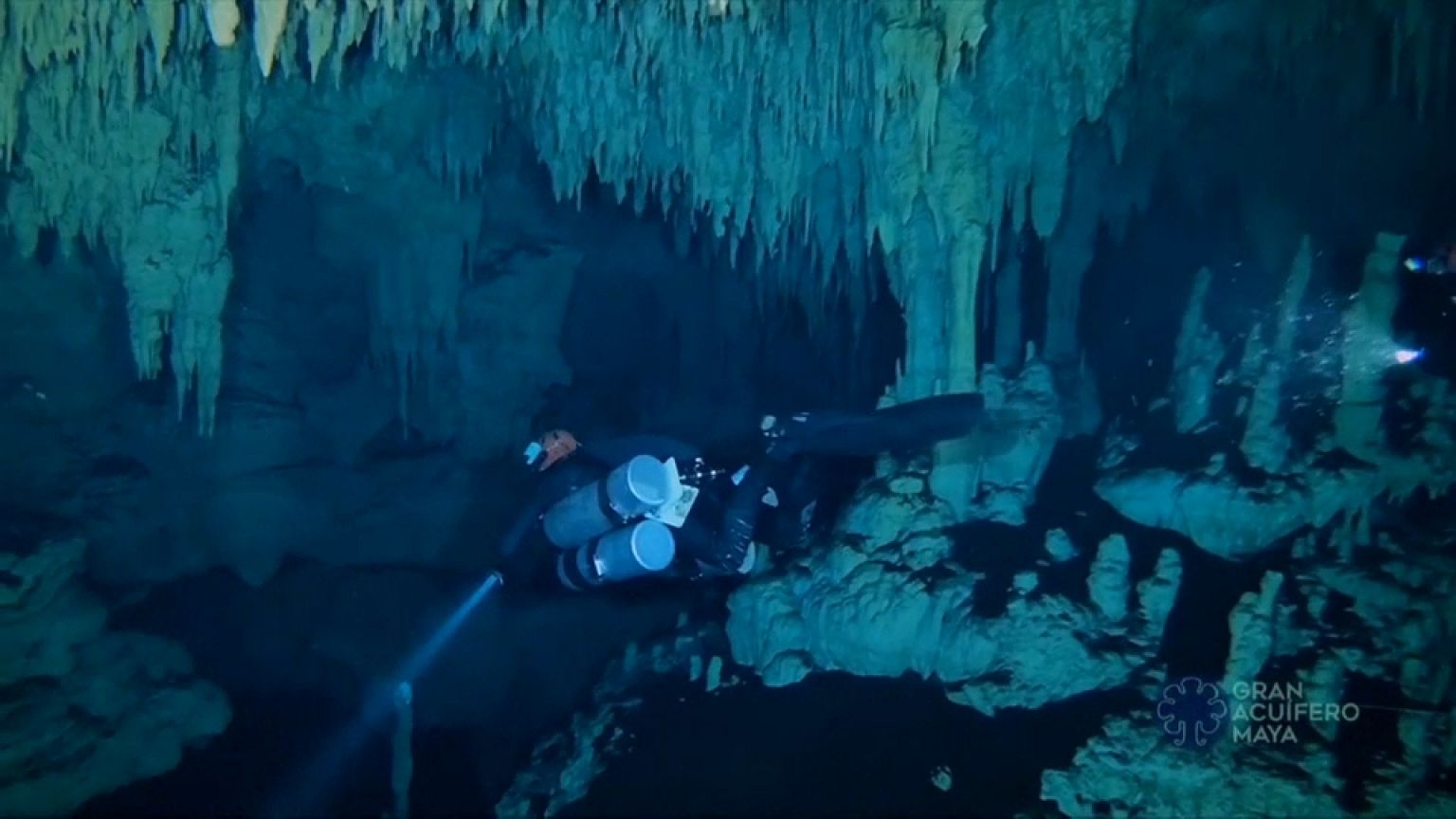 347 km, la plus longue grotte de la planète !