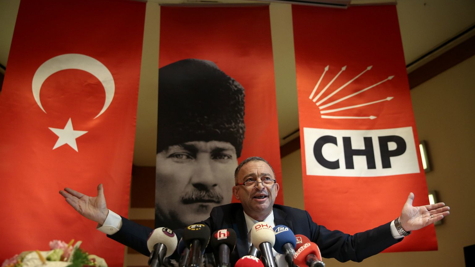 Ümit Kocasakal CHP genel başkanlığına adaylığını koydu