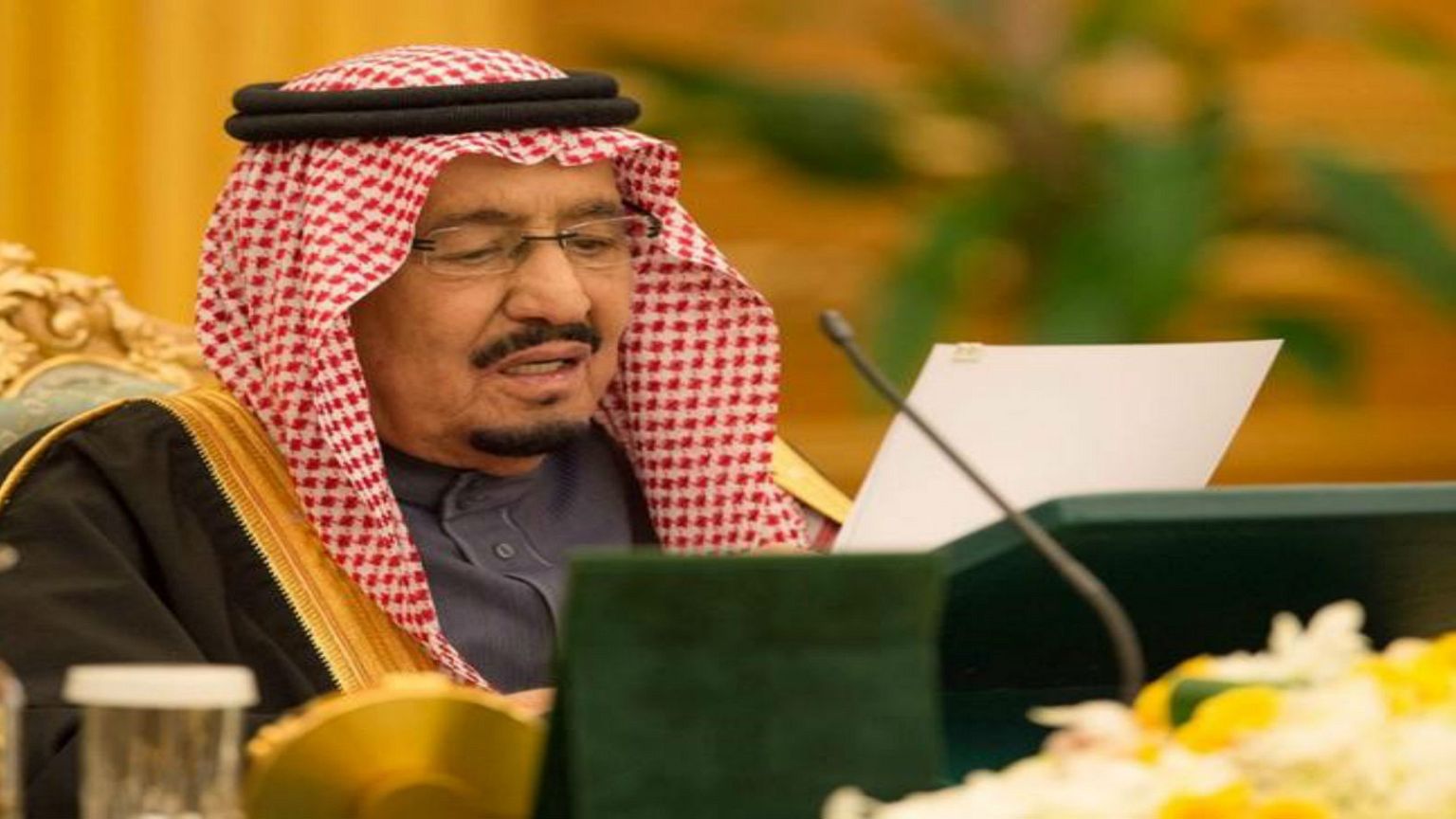 السعودية تودع ملياري دولار في البنك المركزي اليمني لدعم العملة