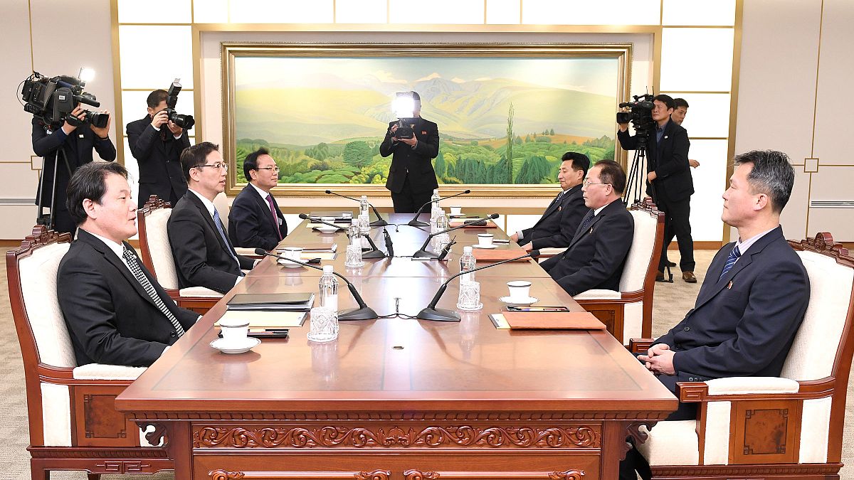 I capi delegazione, Jon Jong Su (Nord) e Chun Hae-sun (Sud) a Panmunjom