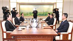 I capi delegazione, Jon Jong Su (Nord) e Chun Hae-sun (Sud) a Panmunjom