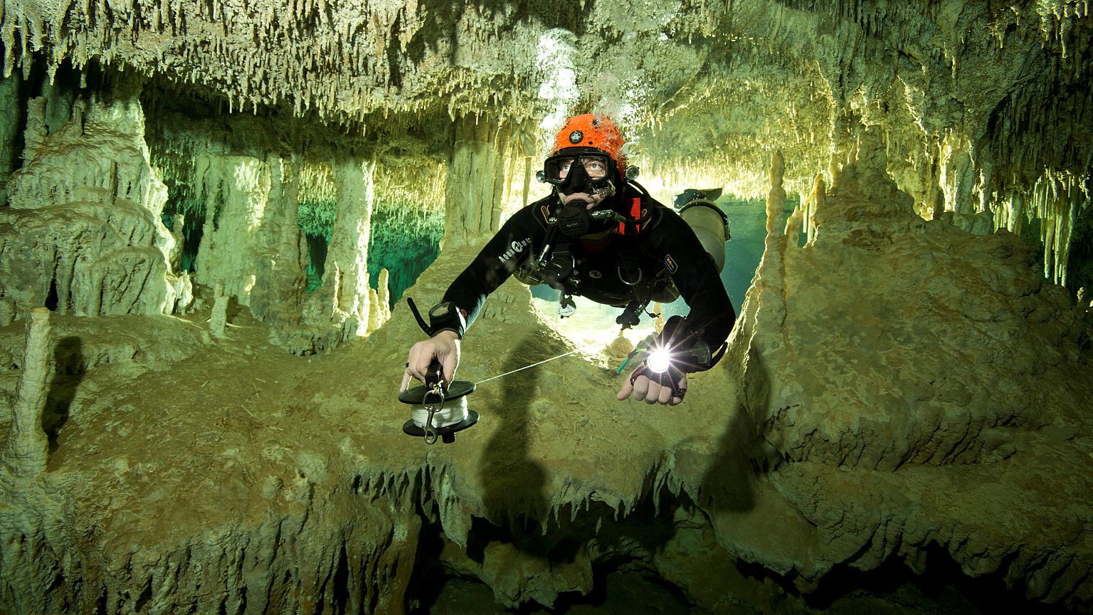 Le meravigliose cave subacquee dei maya