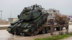 Турецкие танки идут к сирийской границе