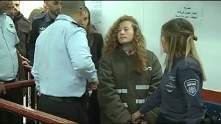 Őrizetben marad a palesztin lány