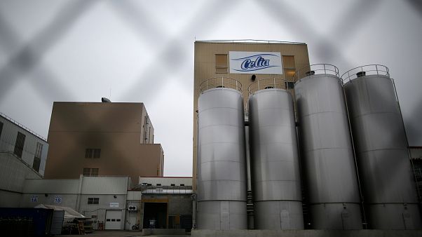 Latte contaminato, perquisizioni in 5 sedi della Lactalis Latte contaminato, perquisizioni in 5 sedi della Lactalis