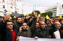 تراجع الاحتجاجات في تونس وضغوط على الحكومة بسبب تنامي مشاعر الإحباط