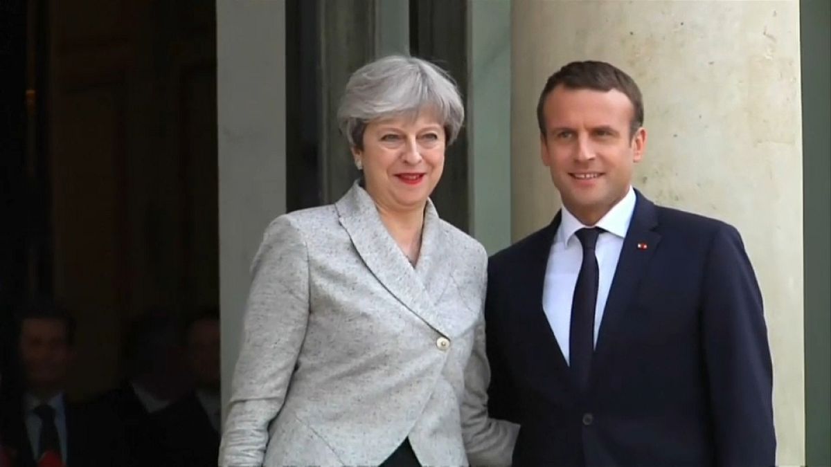 Londra'da May-Macron zirvesi 