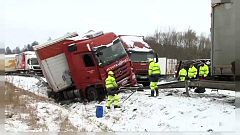 Tömegbaleset a cseh sztrádán a havas és jeges út miatt