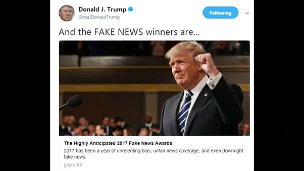 Trump entrega "Prémios Notícias Falsas" Trump entrega "Prémios Notícias Falsas"